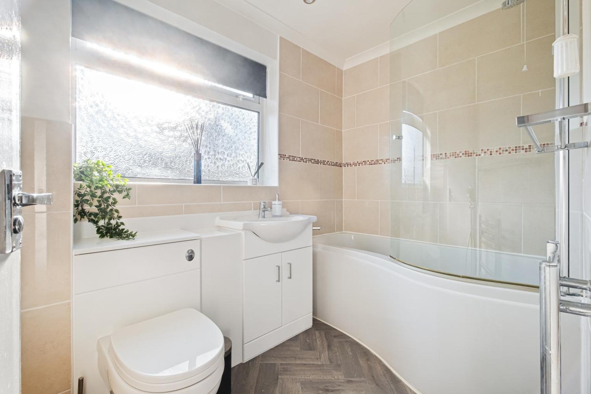 Comfy And Freshly Redecorated Home By Our Home Short Stays Close To Town Centre With Free Parking Bedford Luaran gambar