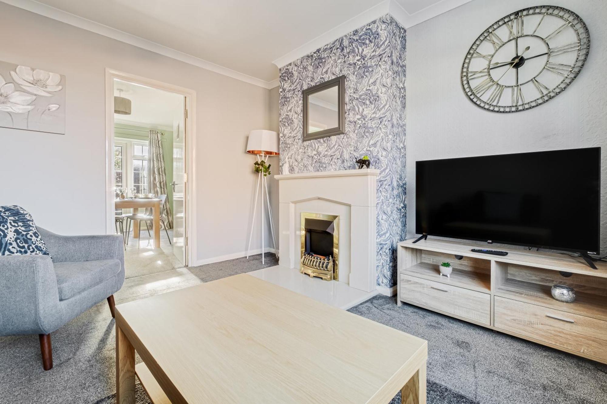 Comfy And Freshly Redecorated Home By Our Home Short Stays Close To Town Centre With Free Parking Bedford Luaran gambar