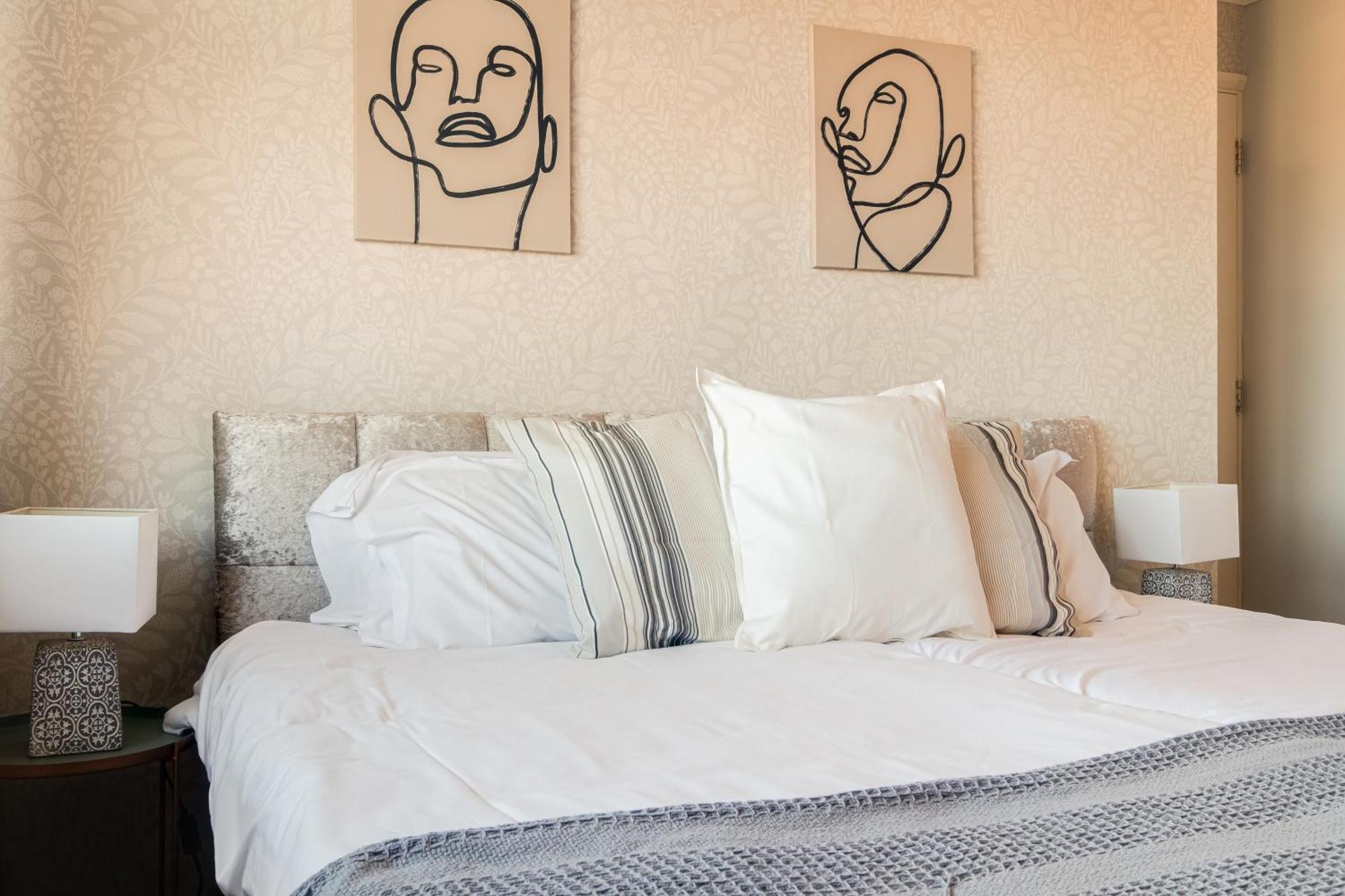 Comfy And Freshly Redecorated Home By Our Home Short Stays Close To Town Centre With Free Parking Bedford Luaran gambar